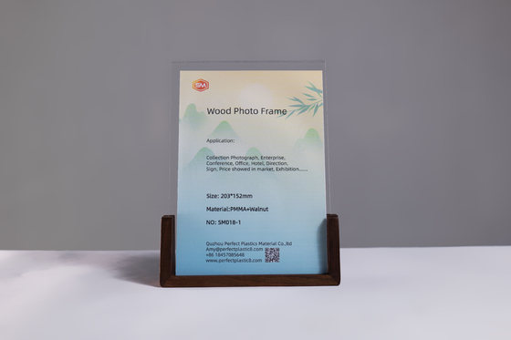 Ramowanie fotograficzne w kolorze buk stołowy w kształcie kształtu U A5 Akrylowe ramy fotograficzne z drewnianą podstawą