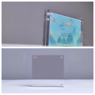 Niestandardowy rozmiar Desktop Bez ramki Samodzielna akrylowa ramka fotograficzna magnetyczna