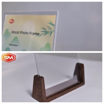 Jasne ramy fotograficzne z tworzyw sztucznych Perspex Ramy fotograficzne akrylowe z drewnianą podstawą