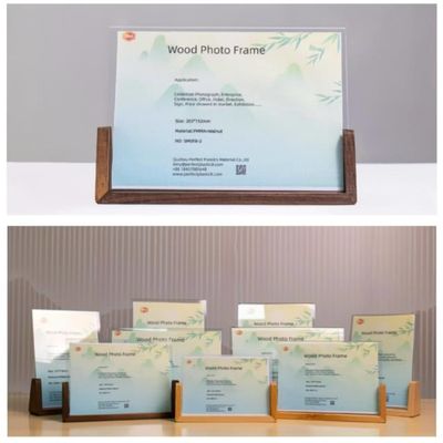Niestandardowe rodzinne ramy akrylowe z drewnianą podstawą