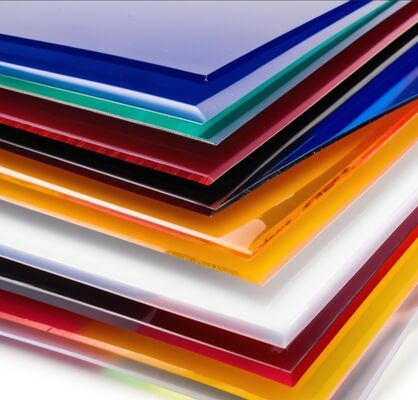 Kolorowy, przezroczysty arkusz akrylowy o grubości 20 mm do ekspozycji kosmetyków i przechowywania biżuterii